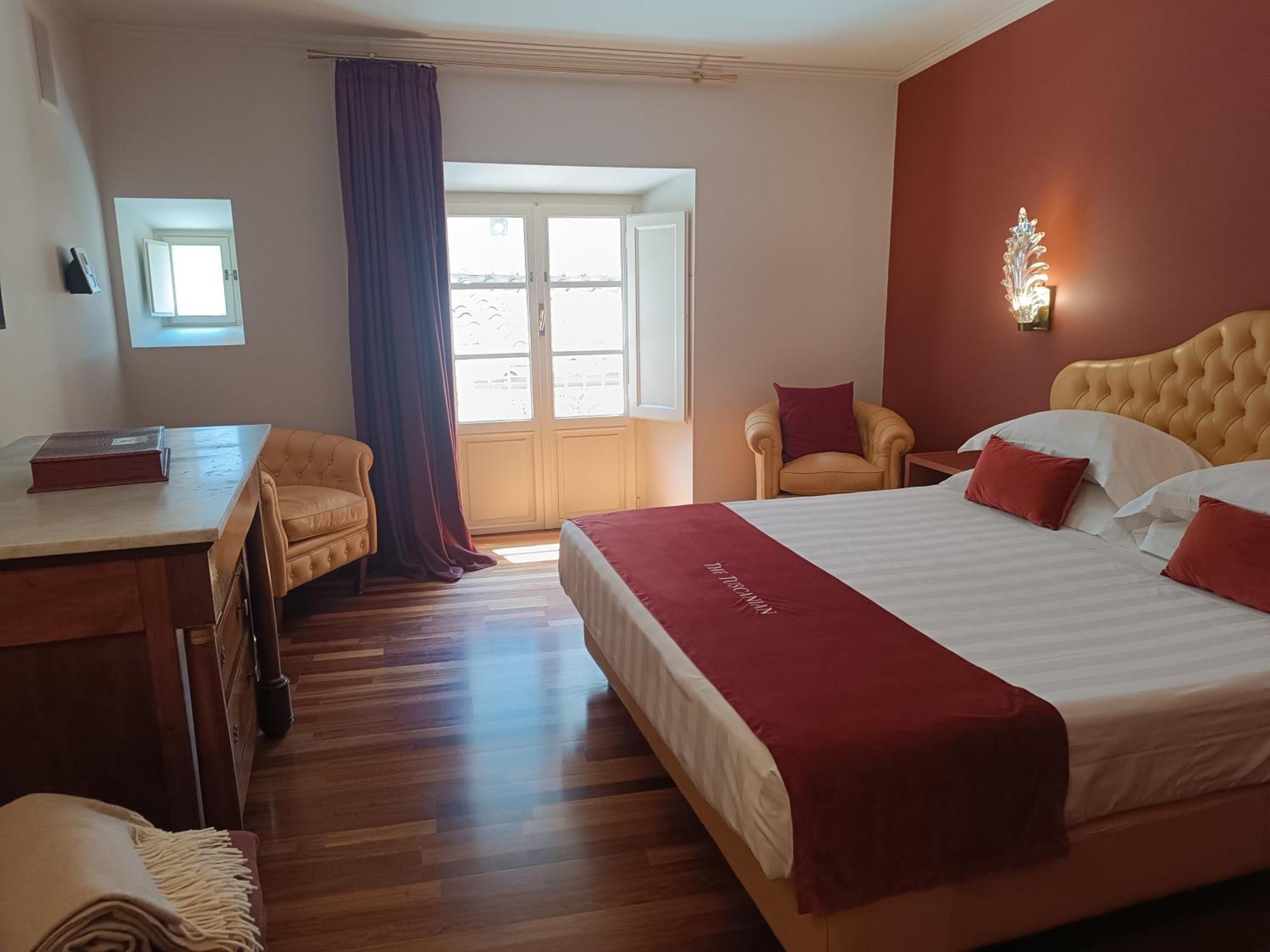 Hotel The Tuscanian